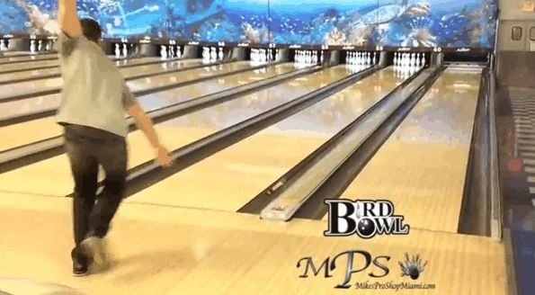 ScreenHunter_01 Mar. 16 14.15 A man bowling