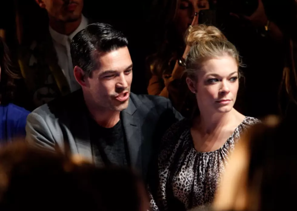 LeAnn Rimes Gives Hubby Crazy B-Day Cake!