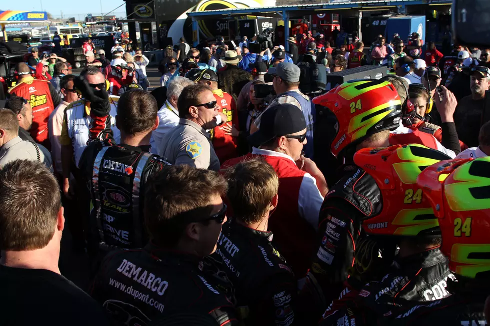 Harvick Wins At Phoenix, Keselowski Has Points Lead