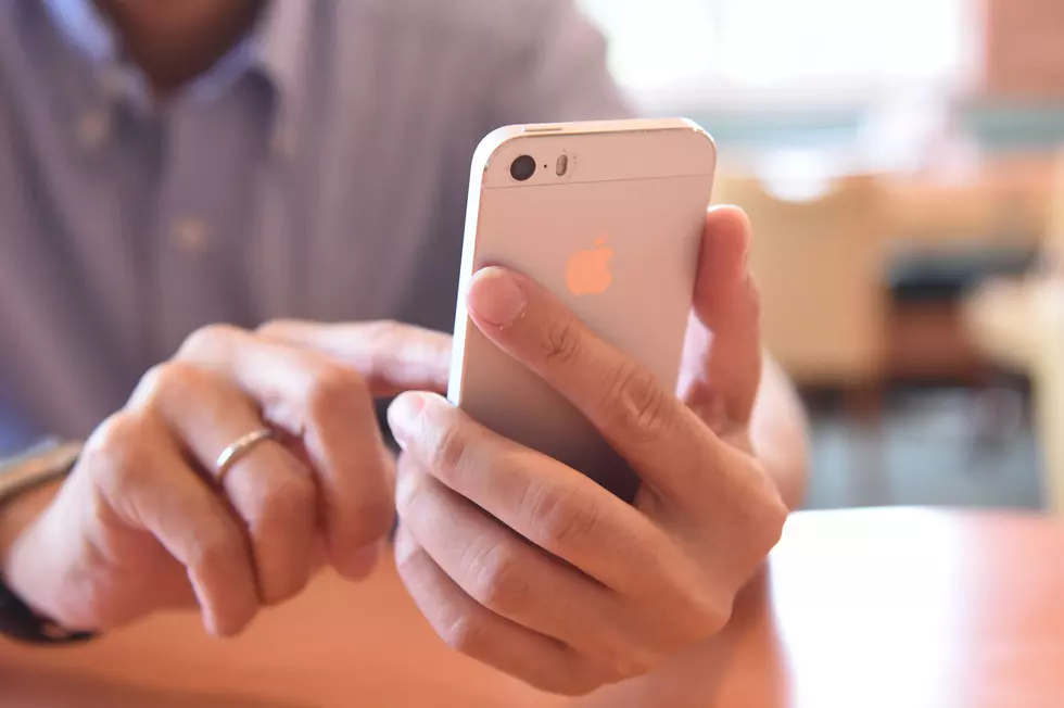 Survey: 40% Of Americans Would Rather Be Separated From Significant Other For a Month Than Their Smartphone