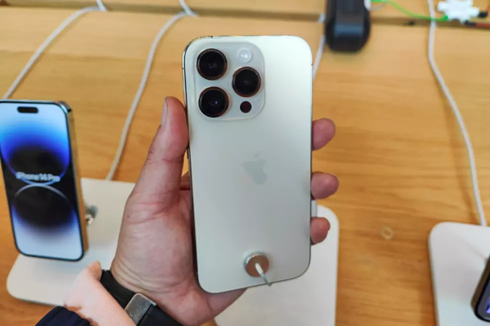 Your iPhone Has A Hidden Mouse On It