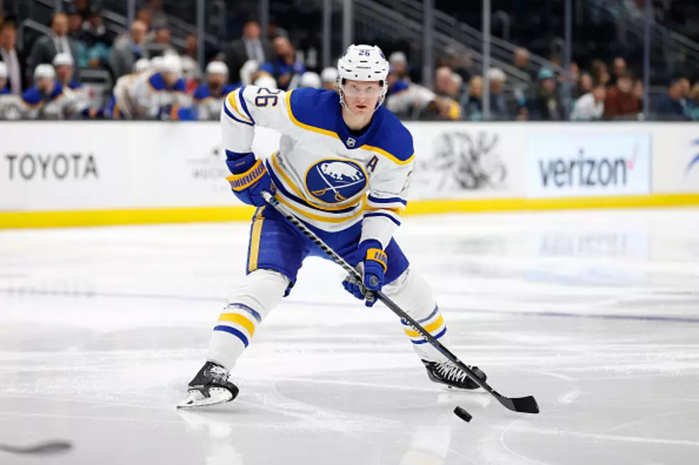 Rasmus Dahlin’s Buffalo Pizza and Wings Order Goes Viral