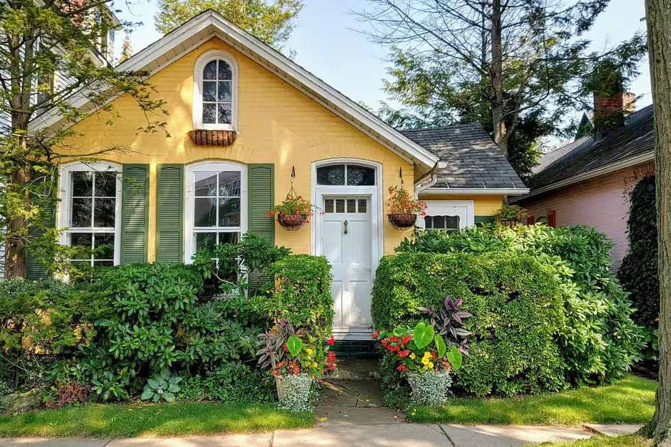 15 Buffalo Houses That Look Straight Out of a Storybook