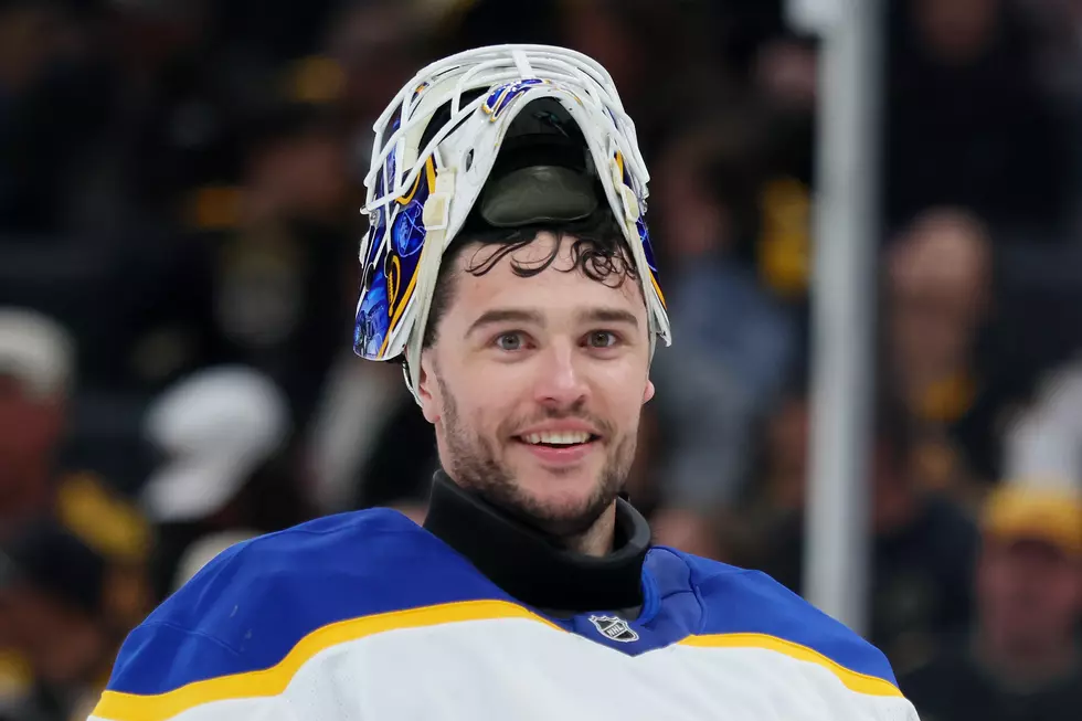 Sabres Goalie’s Hilarious Self-Description Shows How Brilliant He Really Is